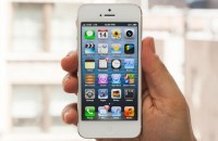 Front View of the iPhone 5 white color version Apple