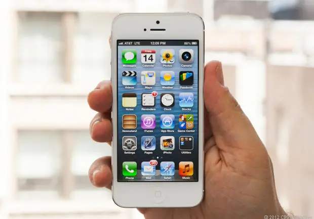 Front View of the iPhone 5 white color version Apple