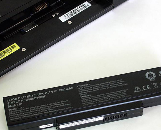 before replacing a laptop screen take off the laptop battery first