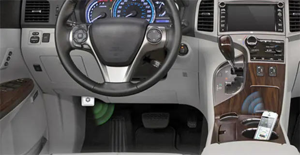 Apple iPhone to communicate with a car as smart device