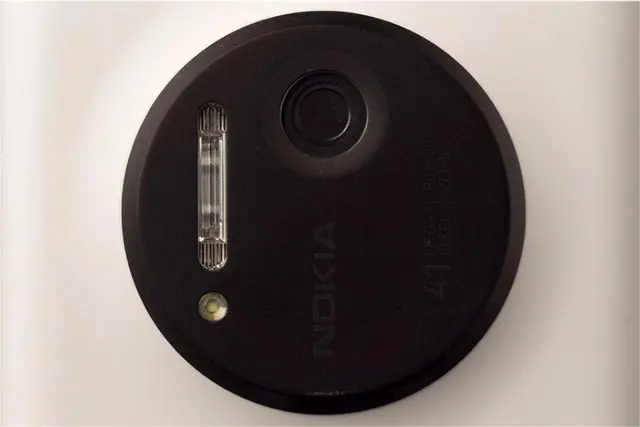 Camera Sensor of Lumia 1020 Nokia uses a 41 megapixels camera in it's Lumia 1020