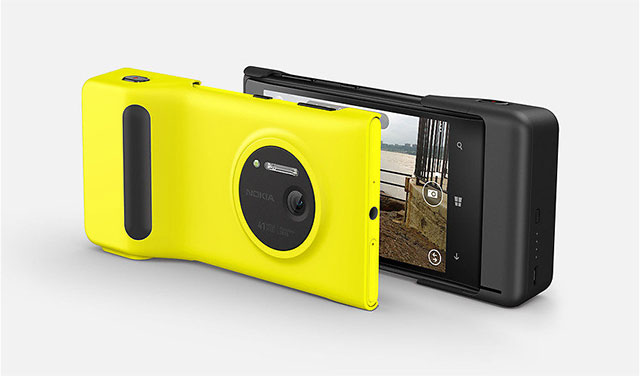 review of Nokia's Lumia 1020 phot smartphone with digital camera cover extern