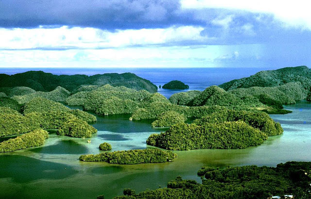 natural highlights for group travels and party fun in Jakarta and Indonesia