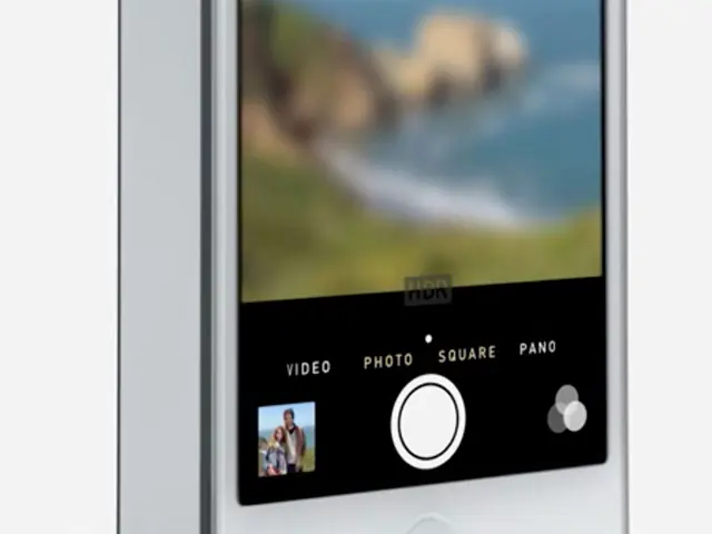 iPhone 5S with new camera app and multimedia apps in iOS 7