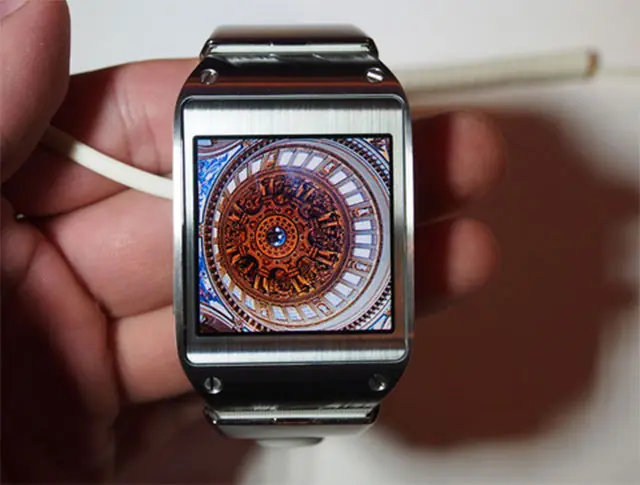 specification details for Samsung Galaxy gear