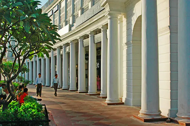 Connaught Place Delhi famouse tourist attractions in India's beautiful travel city of Delhi