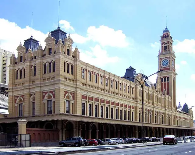 travel Brazil and visit Sao Paulo tourist attractions like the Bom Retiro and Luz in Sao Paulo