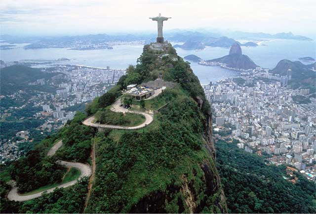travel guide Brazil capital city of Rio de Janeiro sugarloaf mountain tourist guide