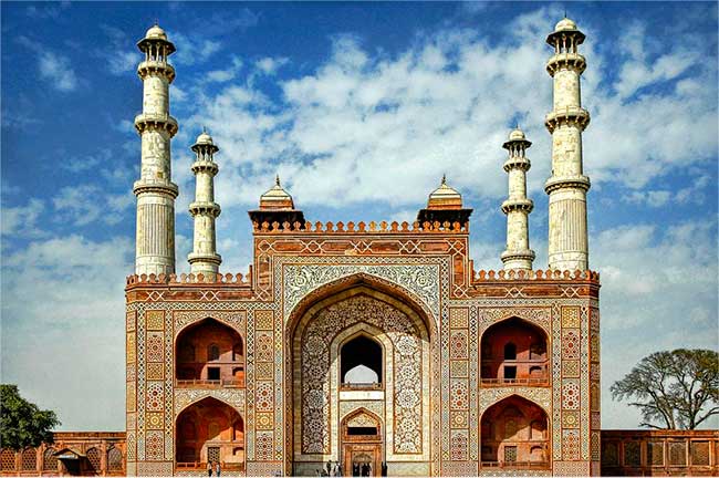 top tourist attractions in India nearby Taj Mahal