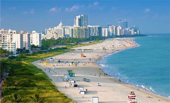 beautiful sand coast and swimming beach for Florida's tourism and party travel locations