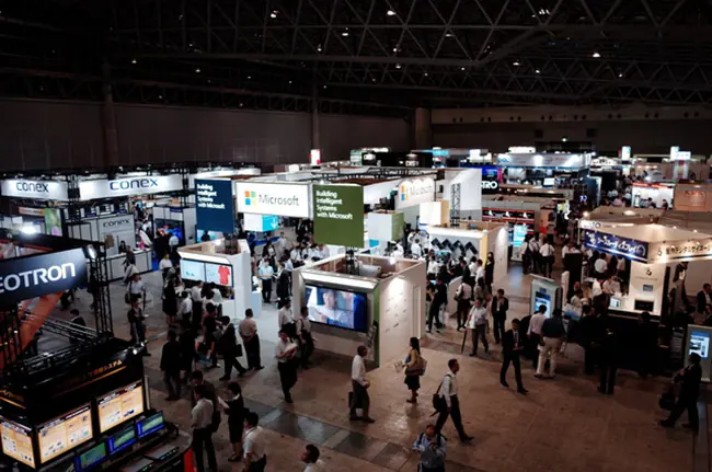 How Digital Signage Is A Must-Have Solution For All Leading Businesses How Digital Signage Is A Must-Have Solution For All Leading Businesses