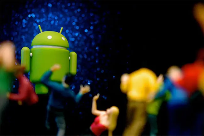 Android dancing Android dancing
