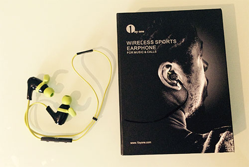 wireless-sport-earphones-review-phones-and-box