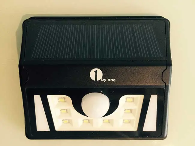gadget review of 1Byone's solar powered led lamp
