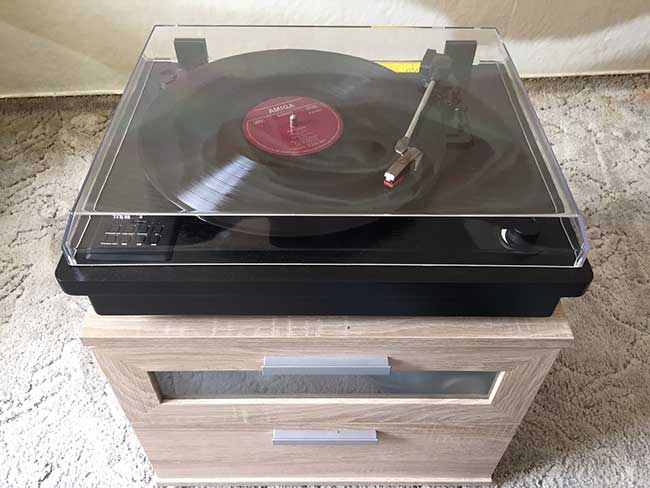 belt-driven turntable with Bluetooth
