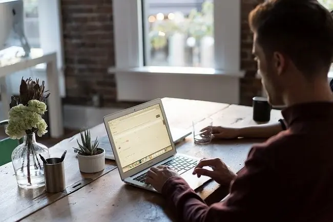 Why Hootsuite Is Best As Social Media Management Tool In 2021