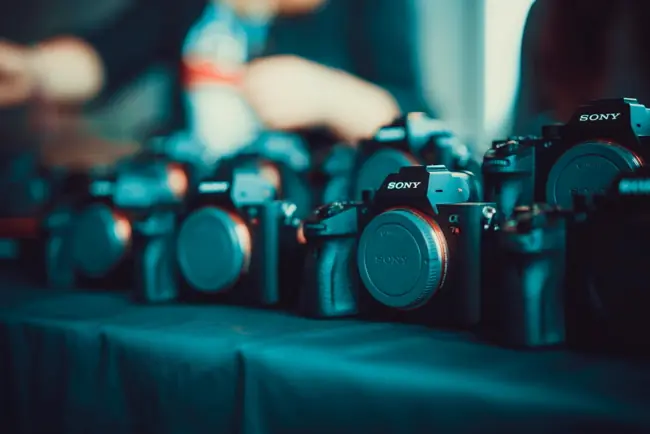 What you need to know before buying camera gear online