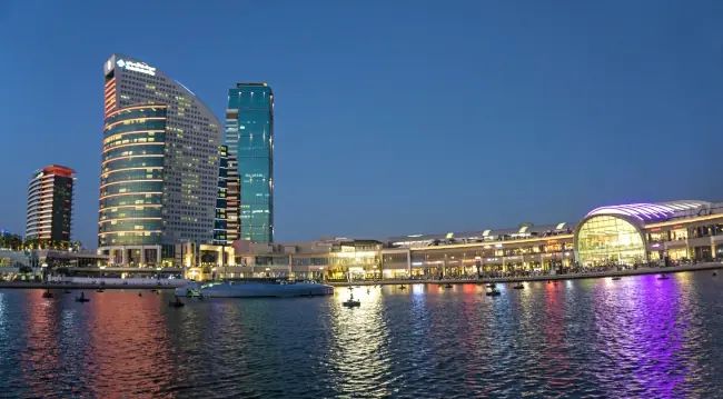 Dubai, the city of dreams. The destination that has got everything to offer from shopping and entertainment to luxury hotels, beaches and exotic culture